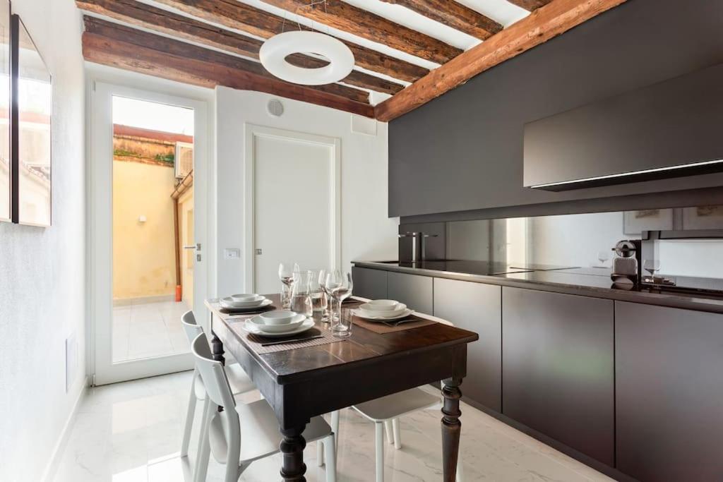 Dimora San Lorenzo Luxury Apartment Венеция Екстериор снимка